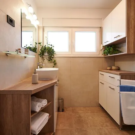 Miro - Center Of Trogir